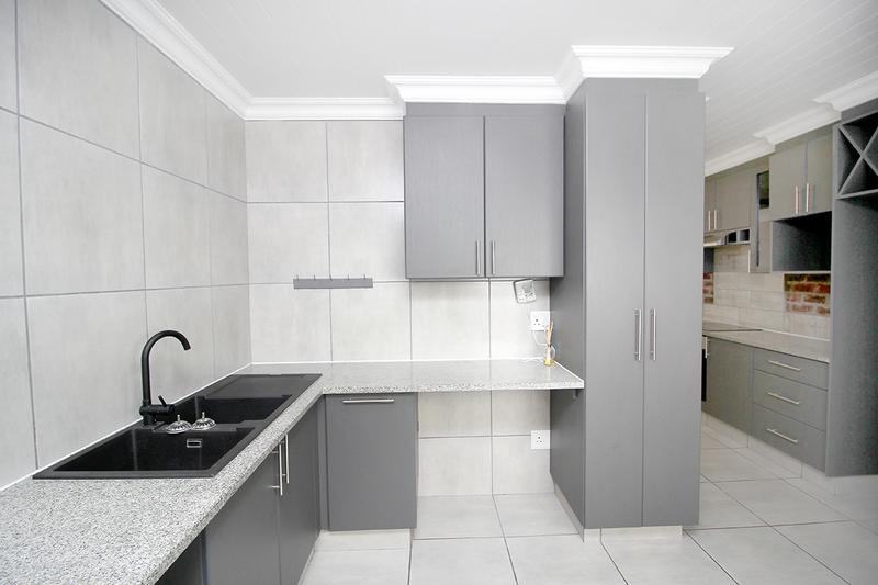 3 Bedroom Property for Sale in Reebok Western Cape